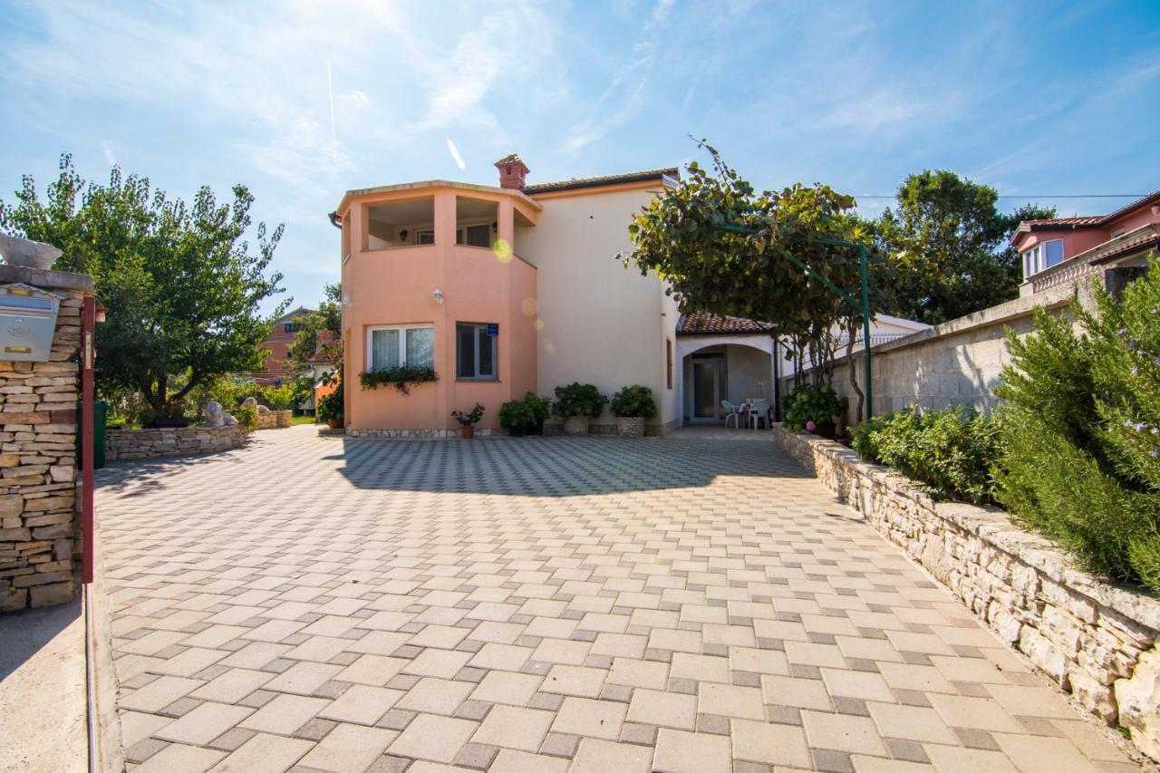Safija 1985 Apartman