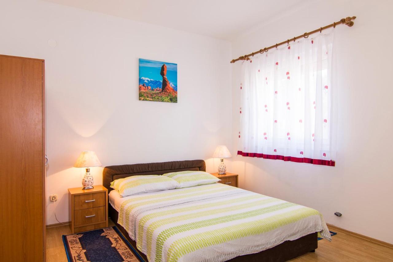 Safija 1985 Apartman
